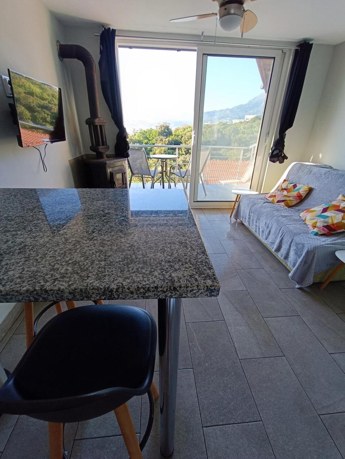 Carefree Apartments Улцин Екстериор снимка