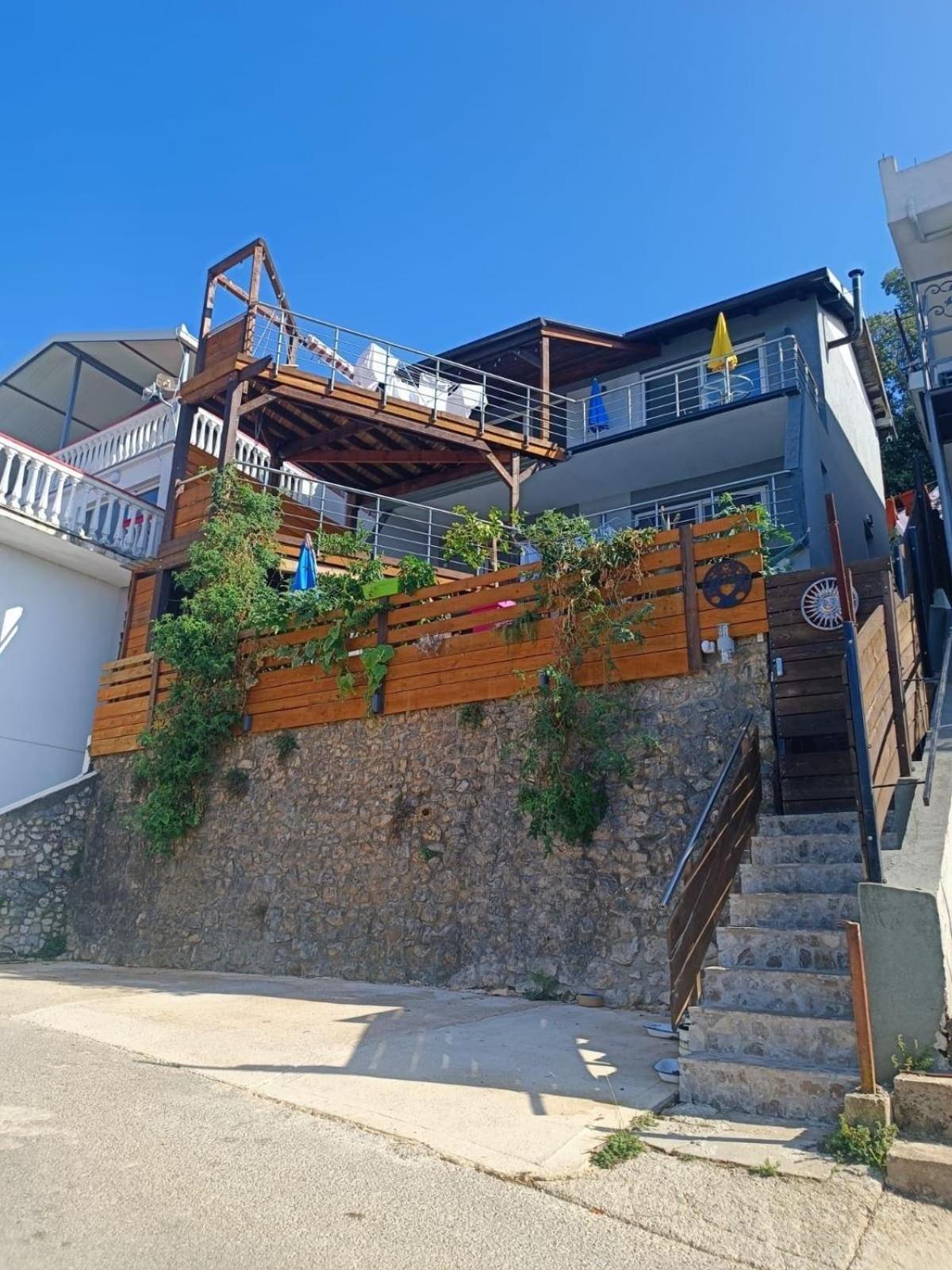 Carefree Apartments Улцин Екстериор снимка