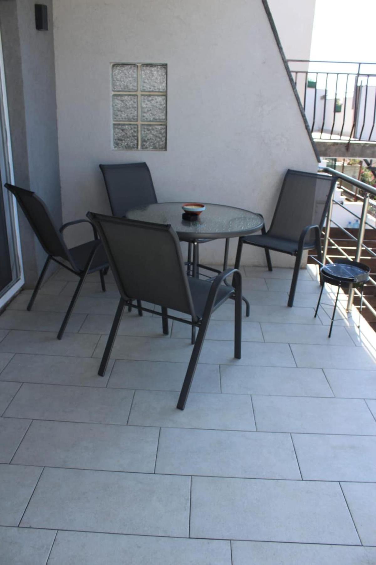 Carefree Apartments Улцин Екстериор снимка