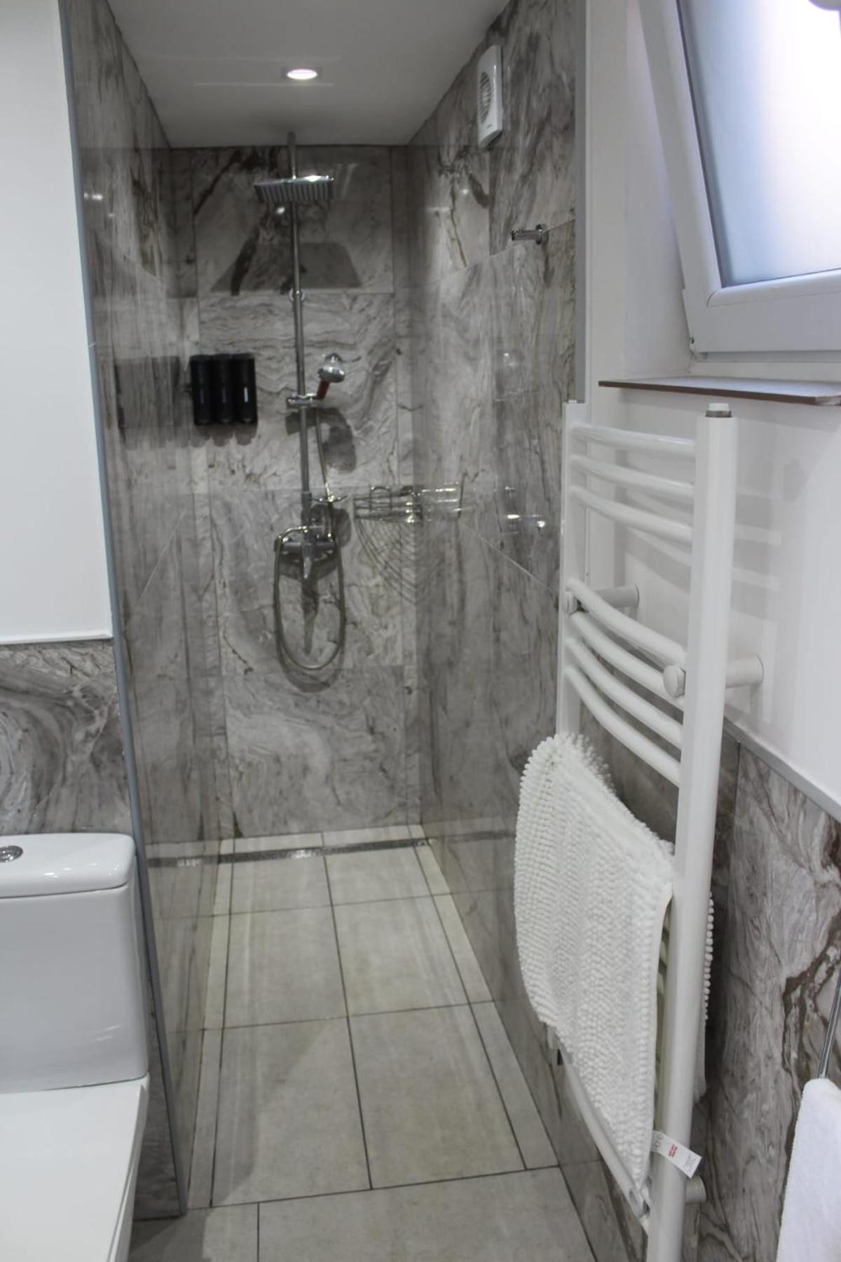 Carefree Apartments Улцин Екстериор снимка