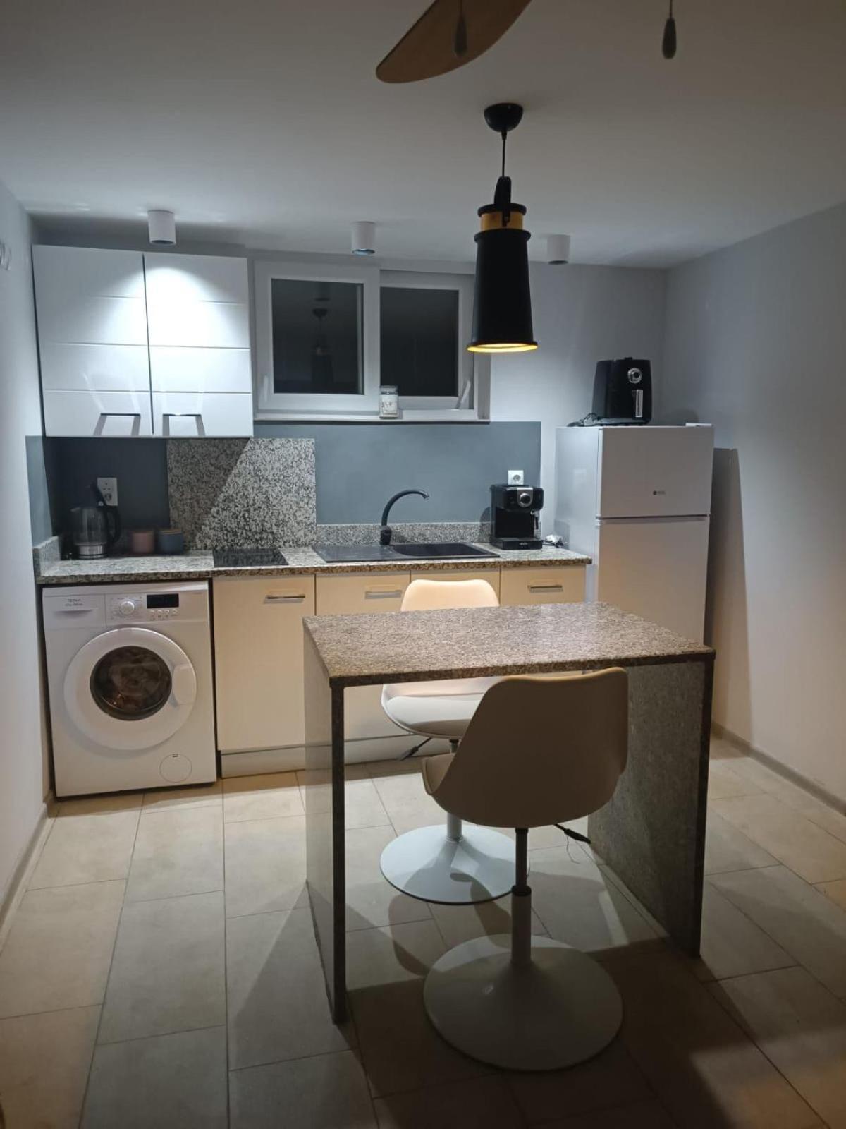 Carefree Apartments Улцин Екстериор снимка